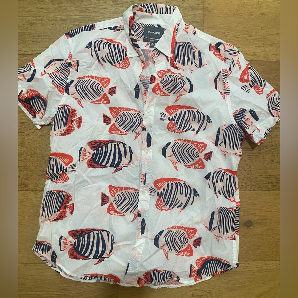 Bonobos Fish bright button down short sleeve shirt size M (short) Like New